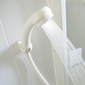 シャワーヘッドやホースからの水漏れ修理法
