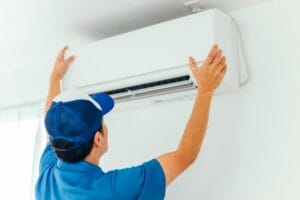 エアコンのたまに起こる水漏れ｜原因別の対処法と予防策を完全解説