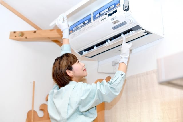 エアコン本体の問題による水漏れ