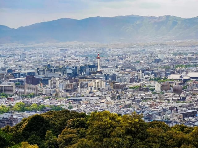 【京都】京都市中心部を走る国道1号線で冠水が発生し交通規制を開始